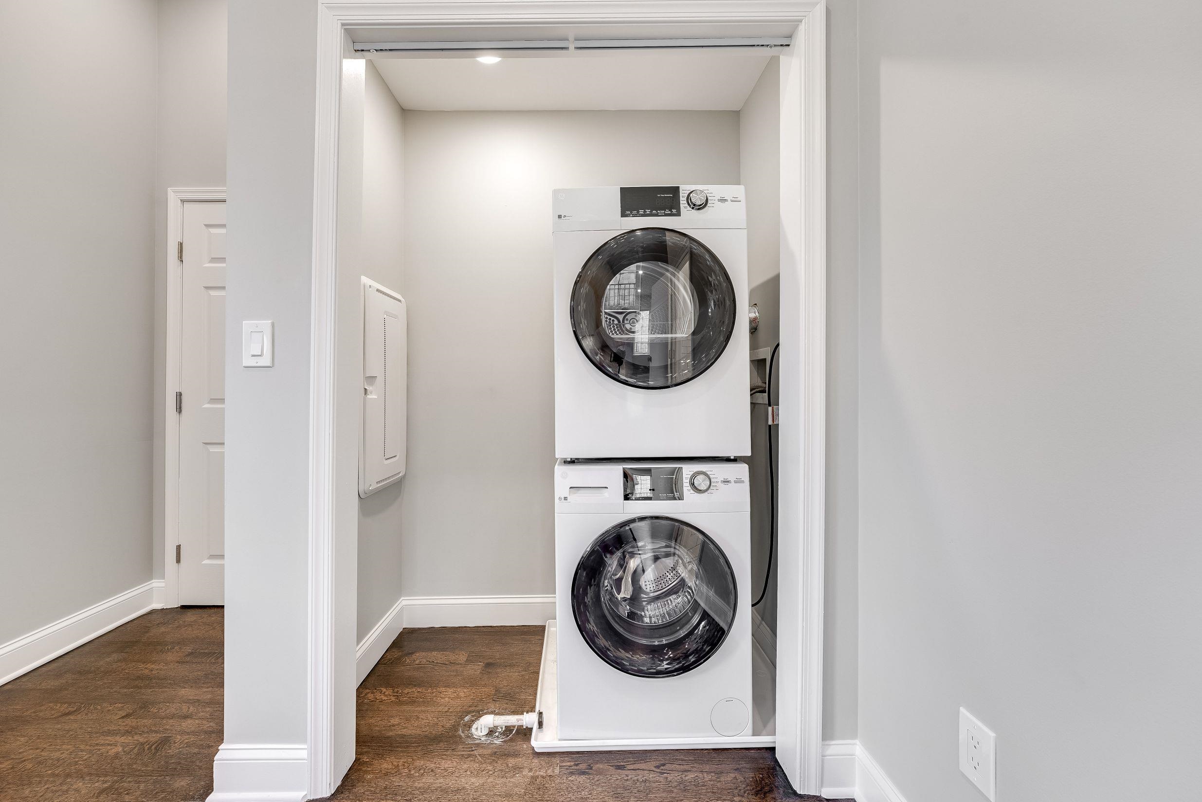 130 WEST SIDE AVE Unit: 2