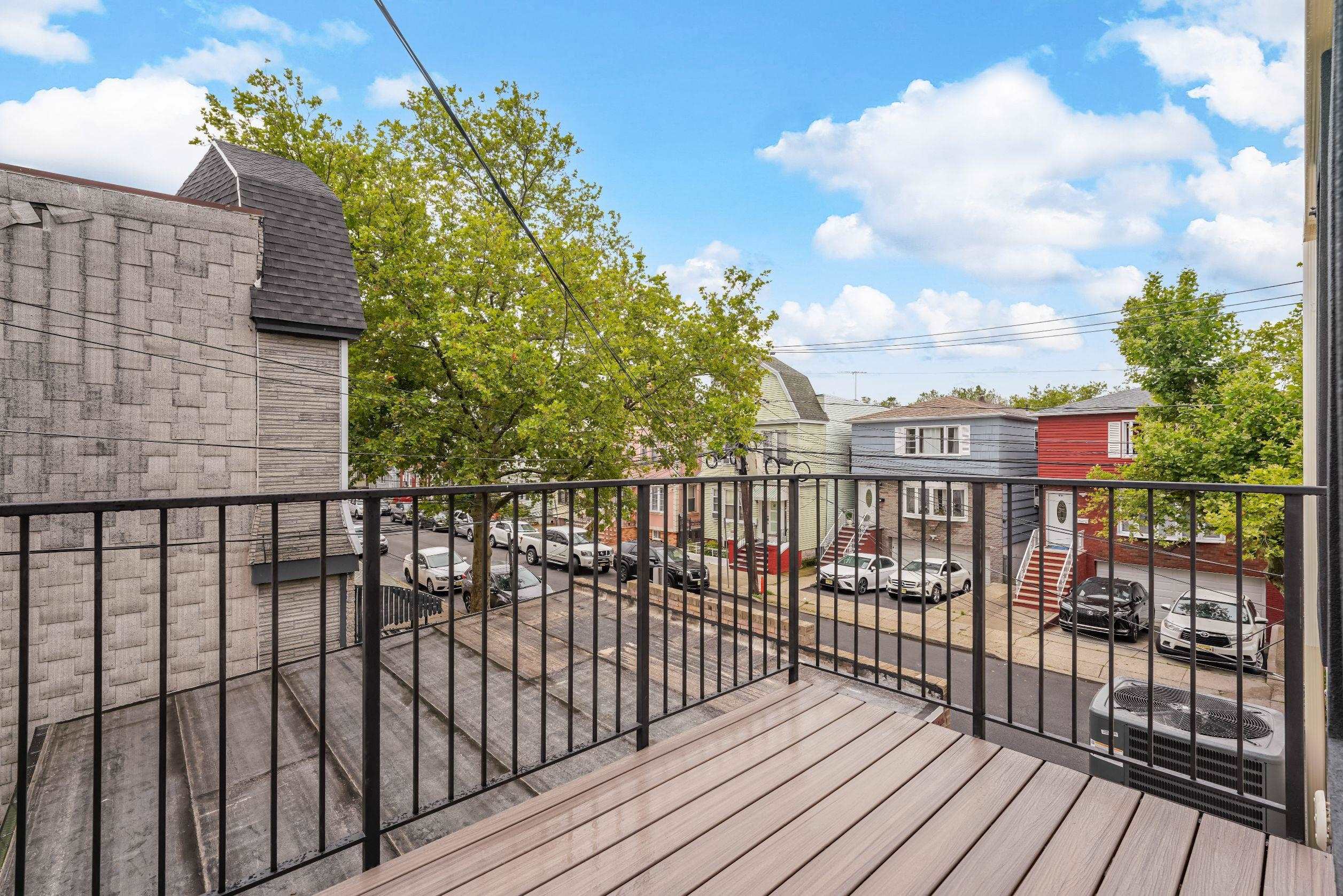 130 WEST SIDE AVE Unit: 2