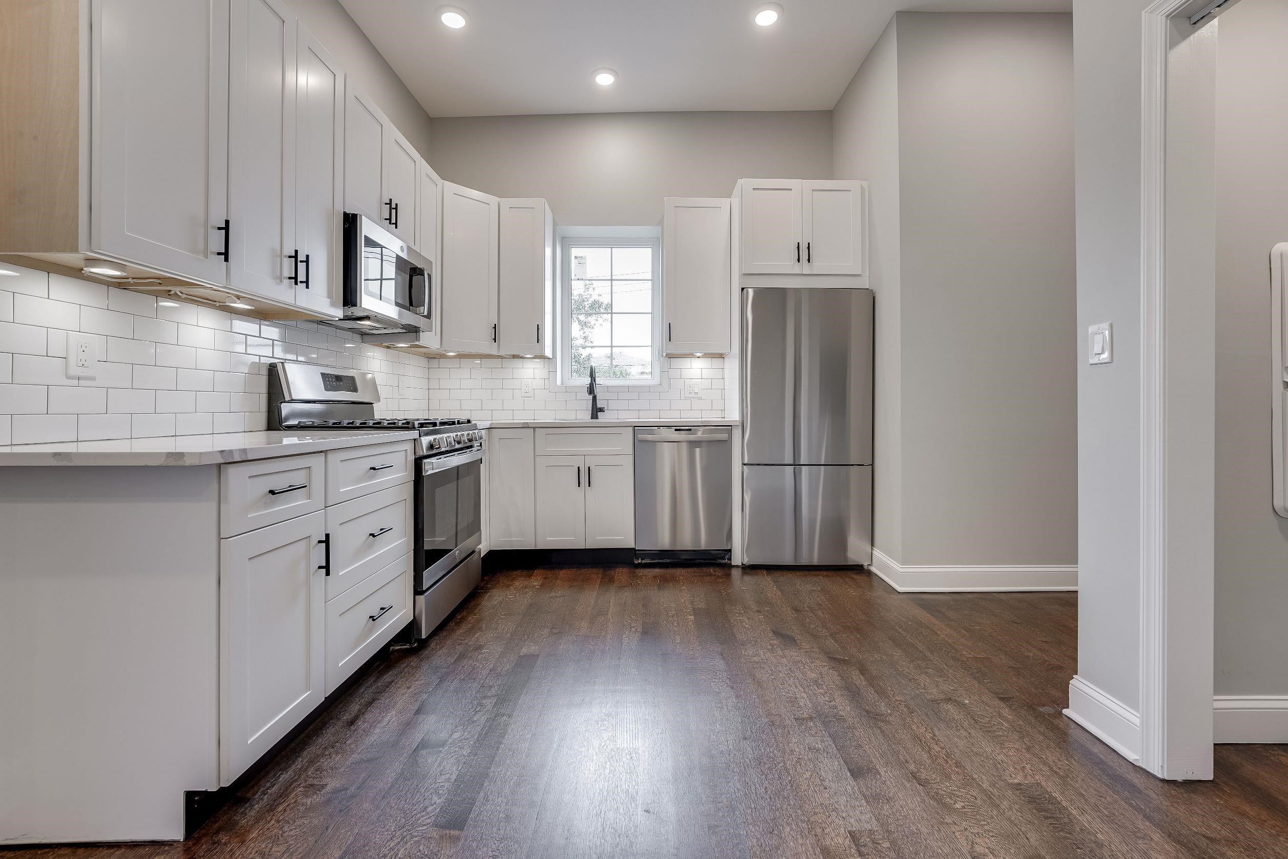 130 WEST SIDE AVE Unit: 2