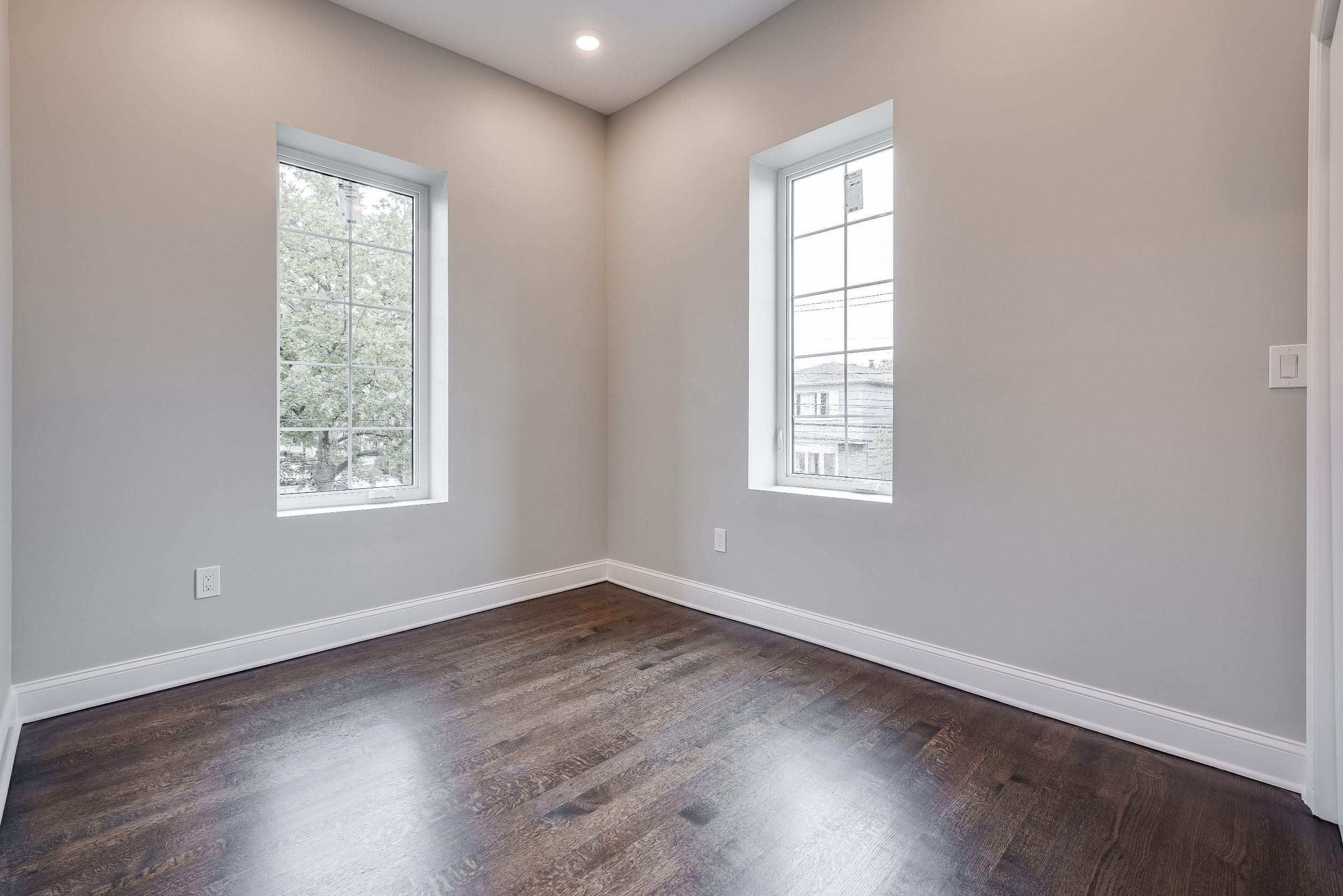 130 WEST SIDE AVE Unit: 2