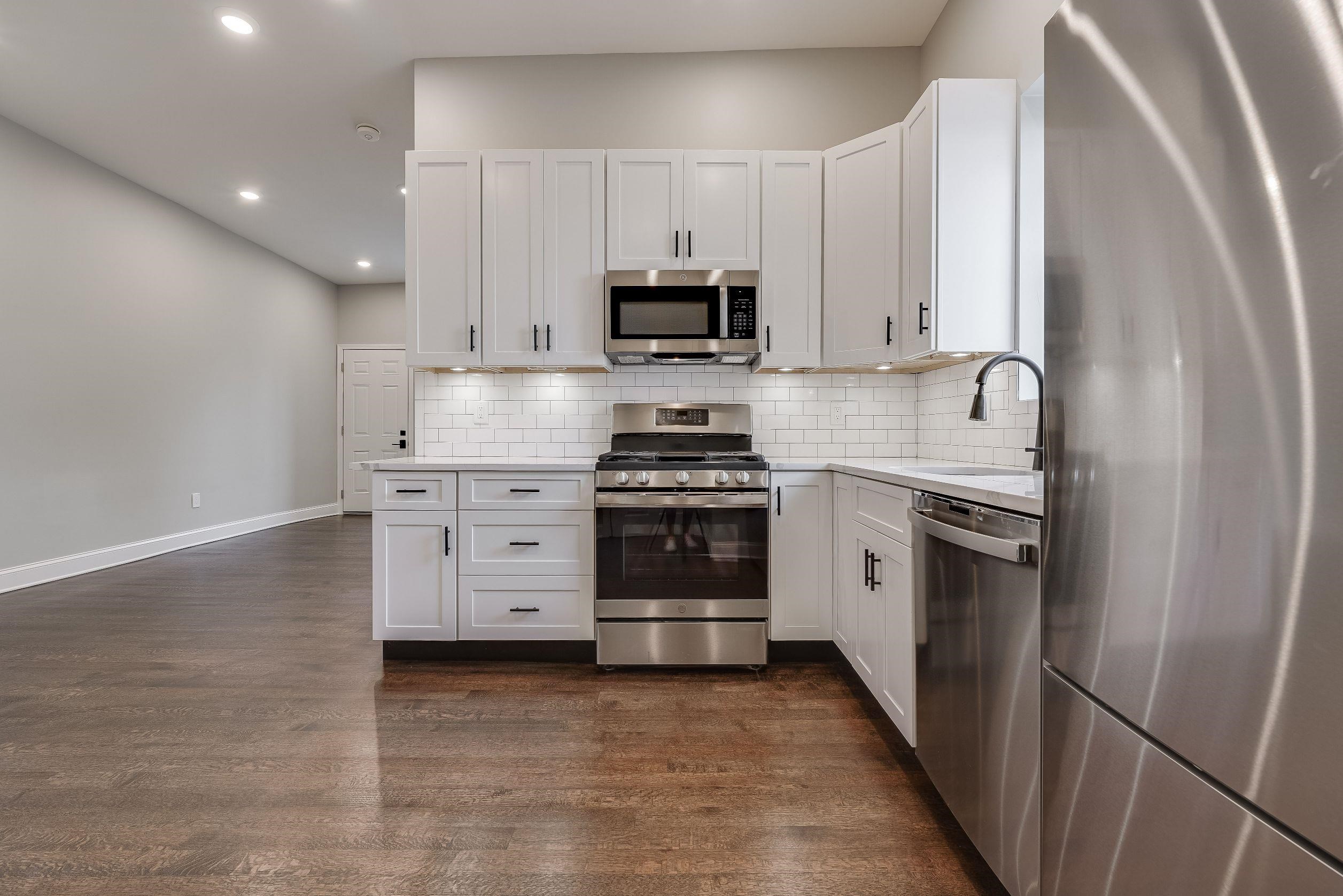 130 WEST SIDE AVE Unit: 2