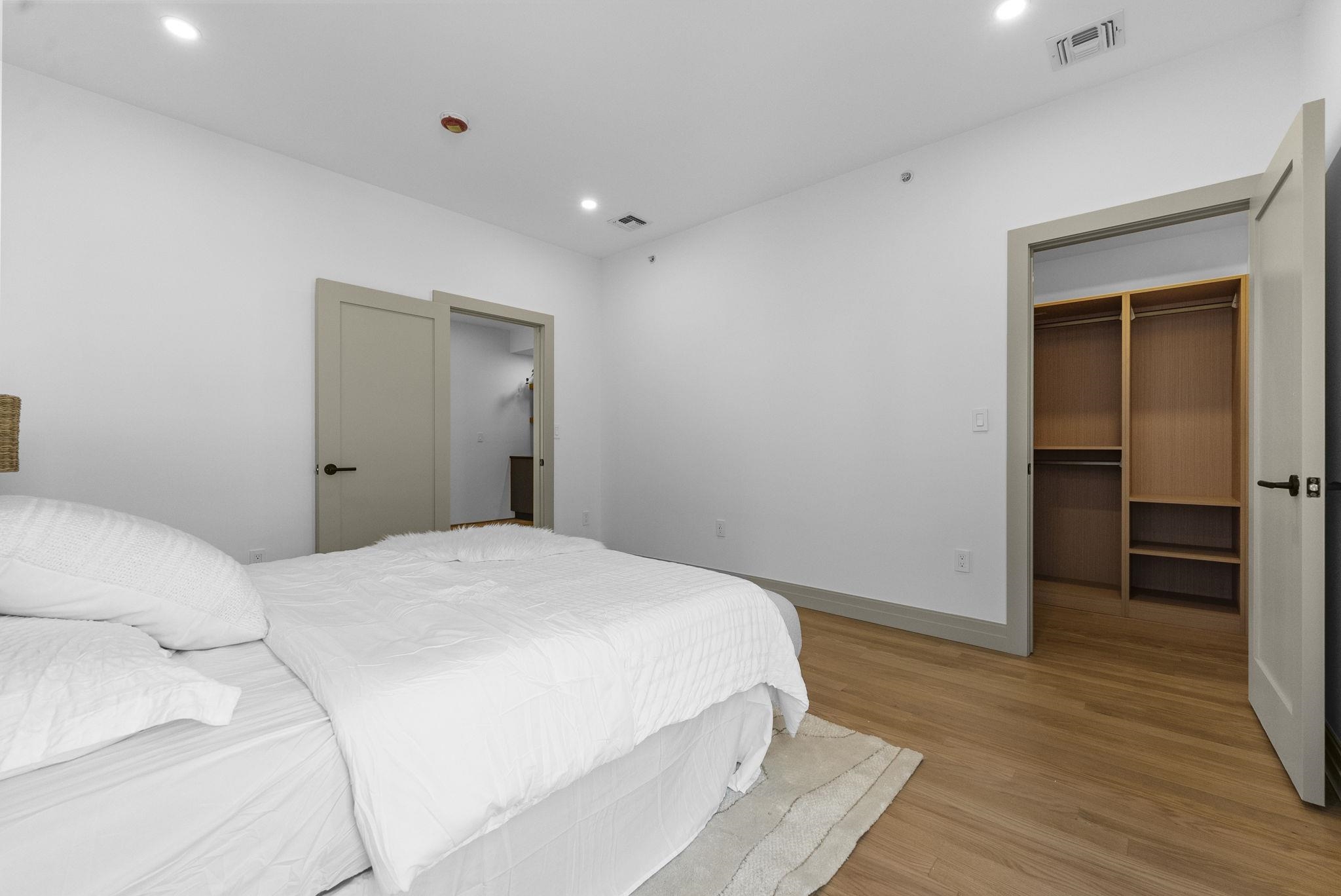 392 1ST ST Unit: 3