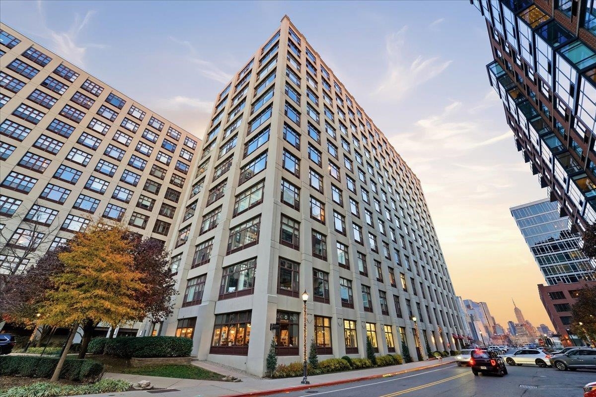 1500 HUDSON ST Unit: 11M