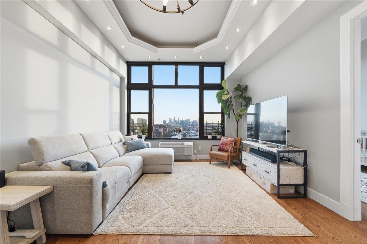 1500 HUDSON ST Unit: 11M