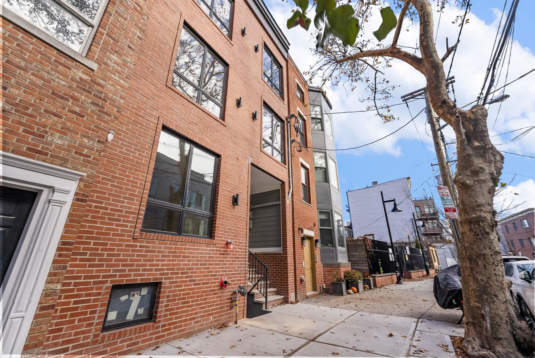392 1ST ST Unit: 2