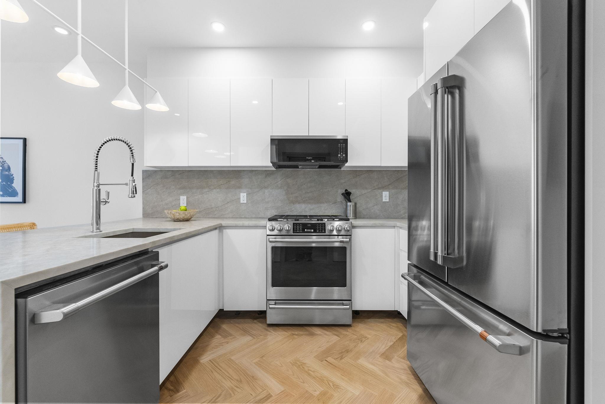 392 1ST ST Unit: 2