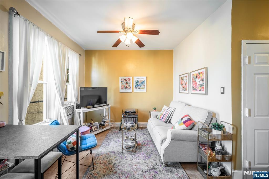 160 2nd Street 4