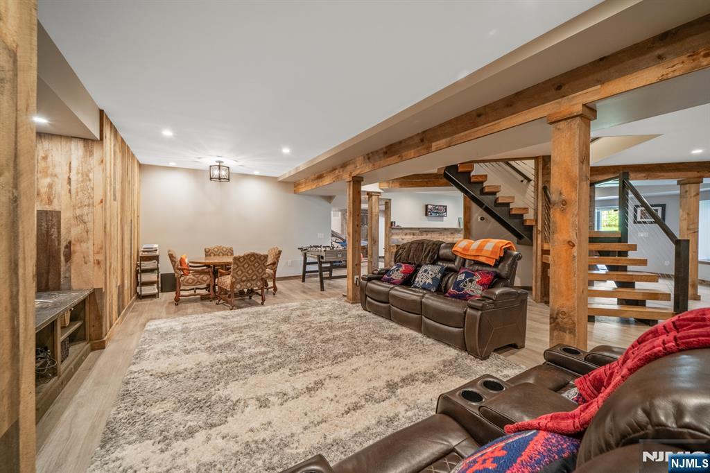 10 Smock Court