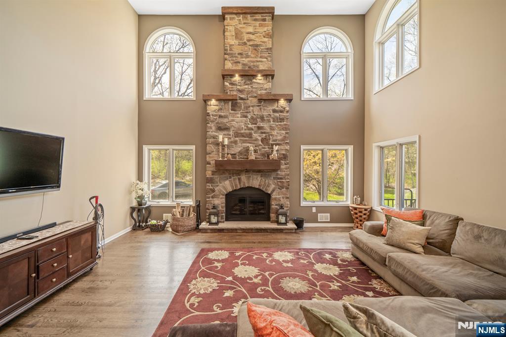 10 Smock Court