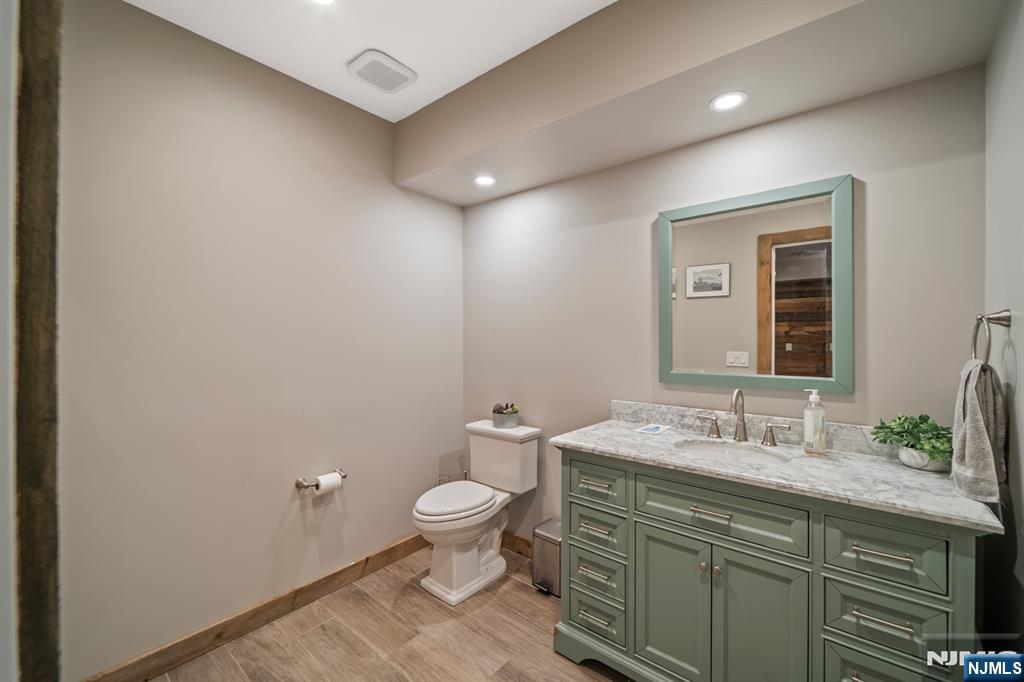 10 Smock Court
