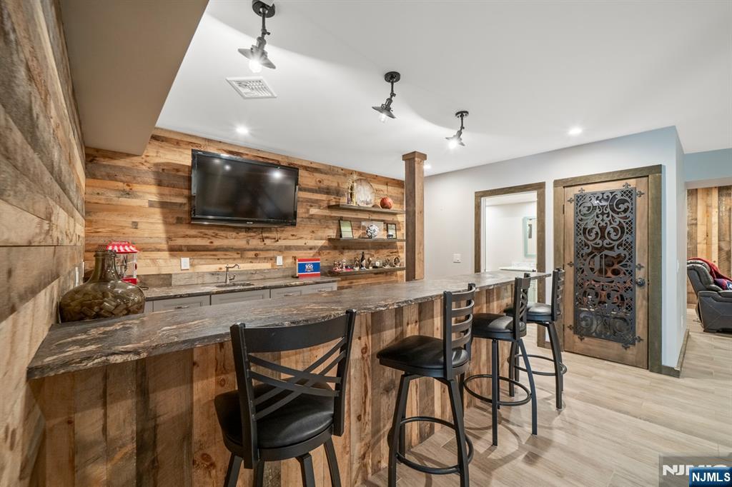 10 Smock Court