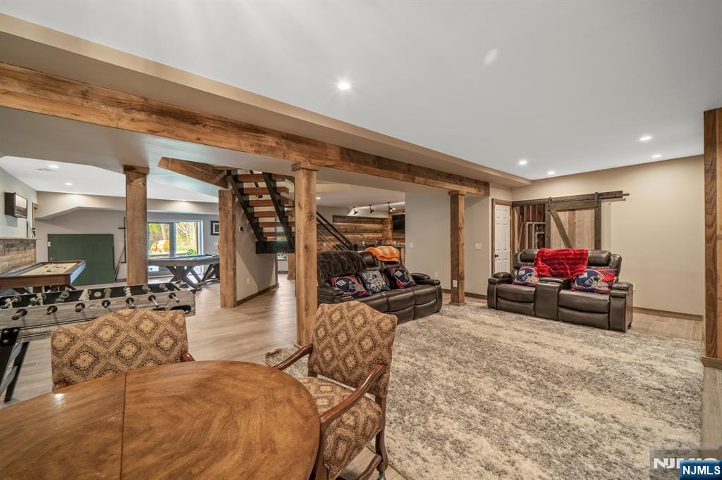 10 Smock Court