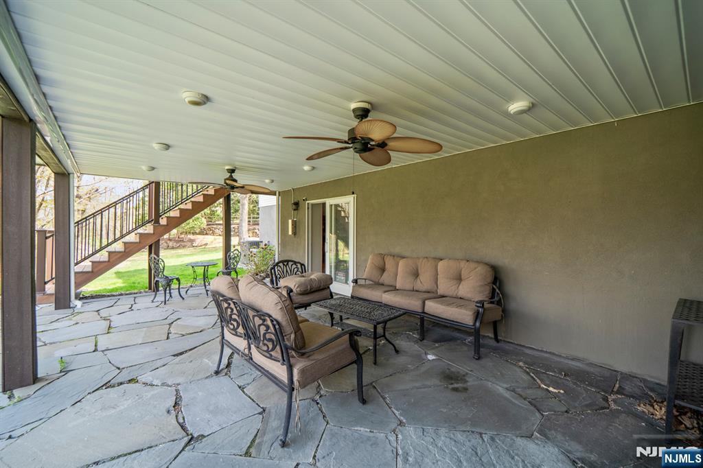 10 Smock Court