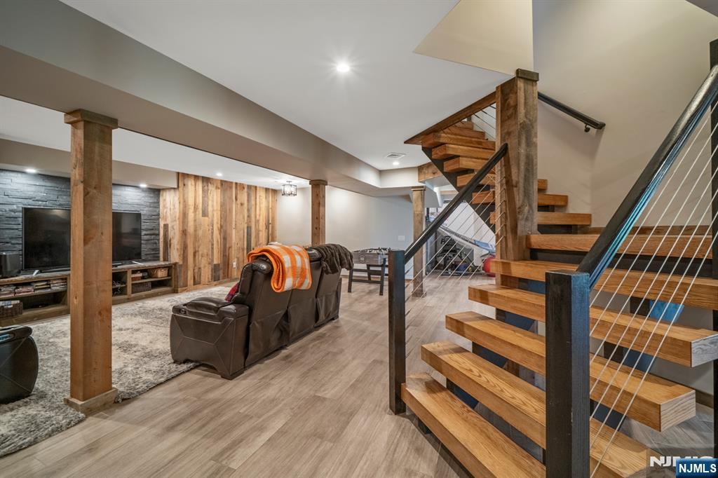 10 Smock Court