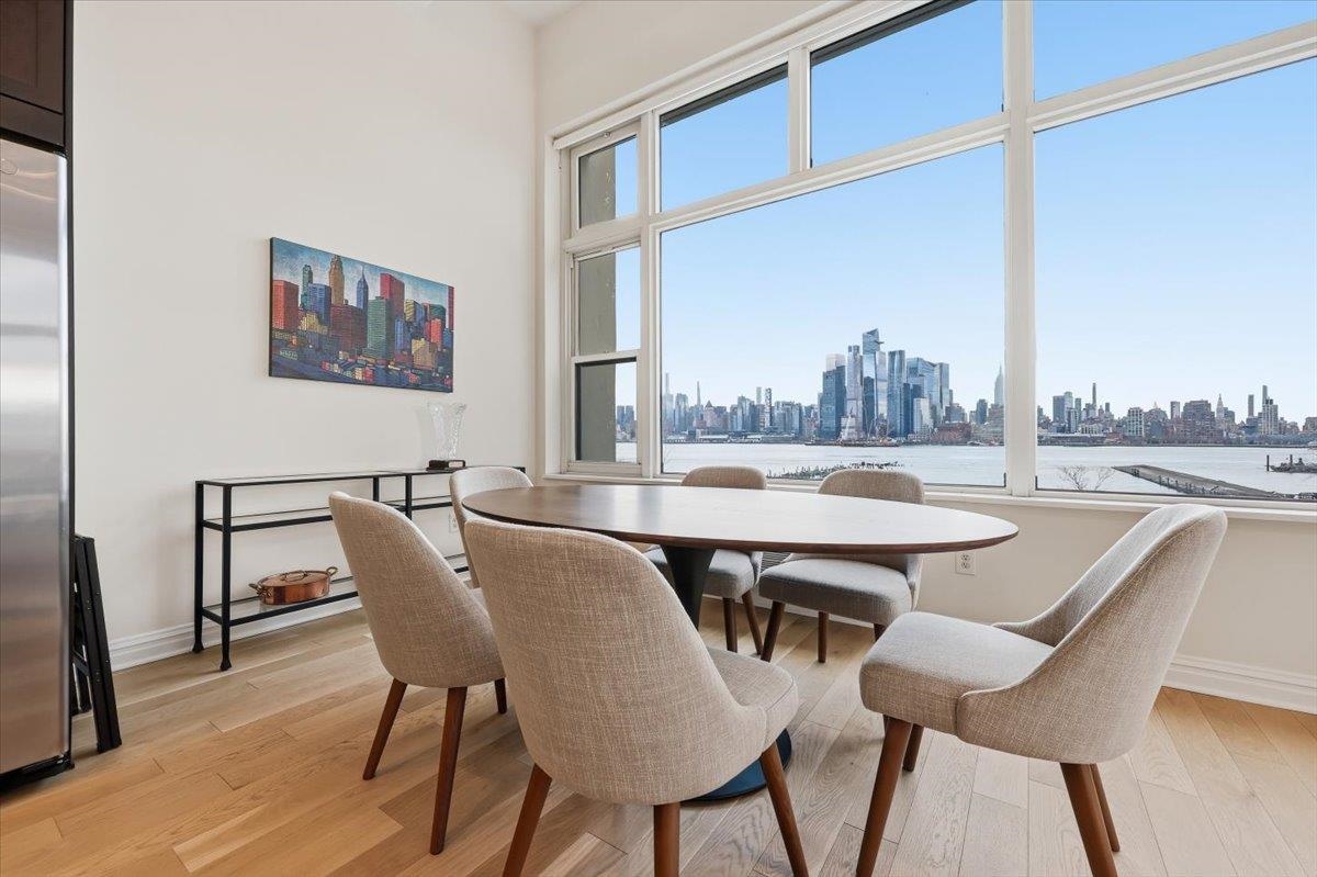 1500 HUDSON ST Unit: 3J