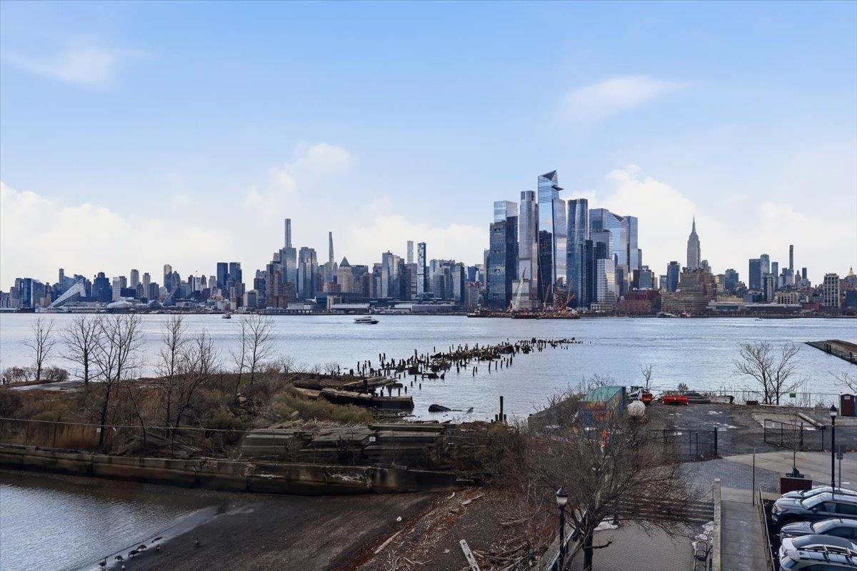 1500 HUDSON ST Unit: 3J