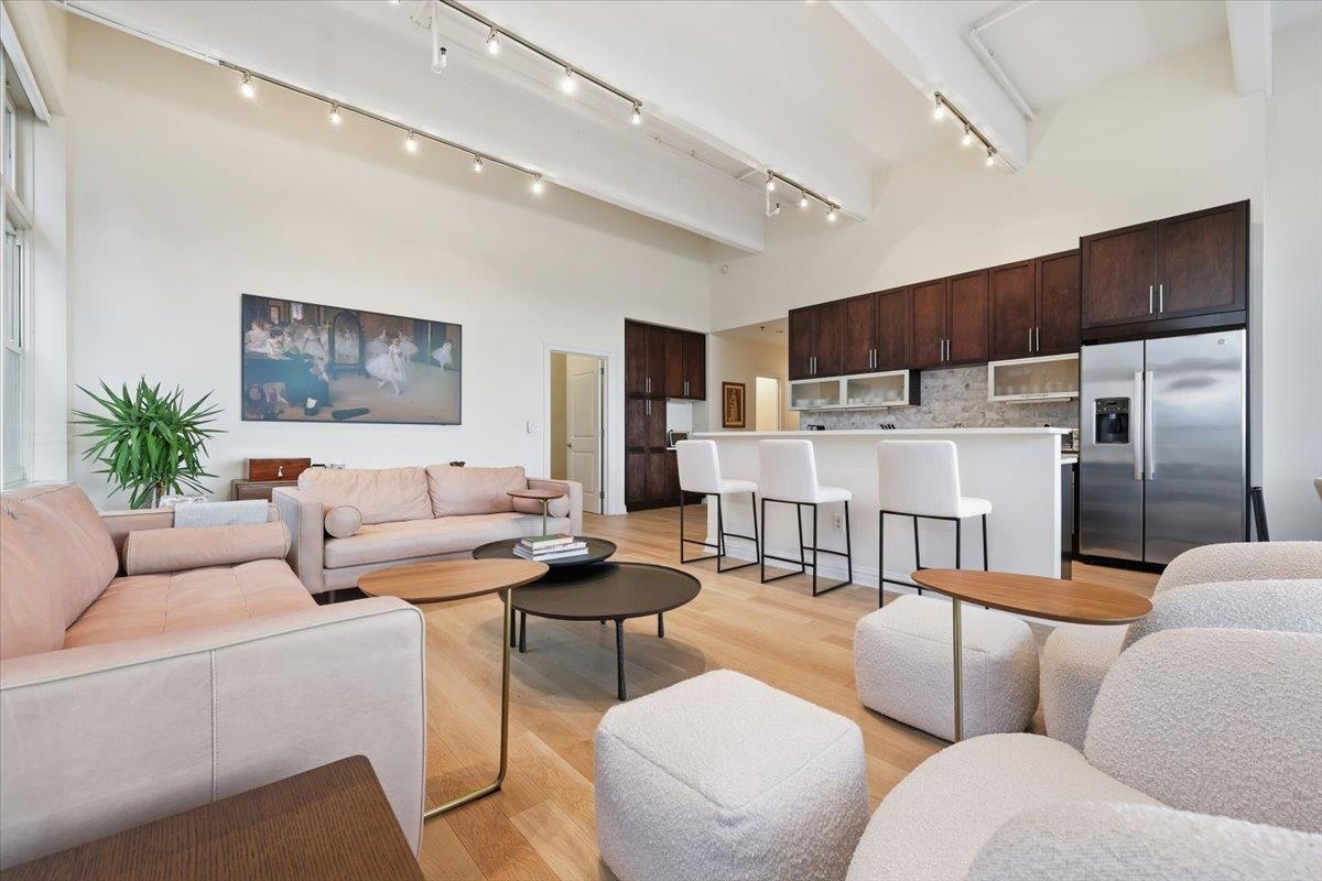 1500 HUDSON ST Unit: 3J