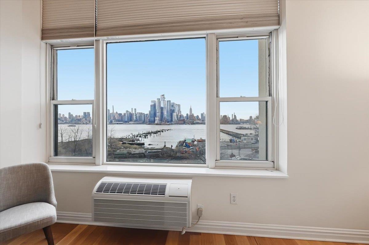 1500 HUDSON ST Unit: 3J