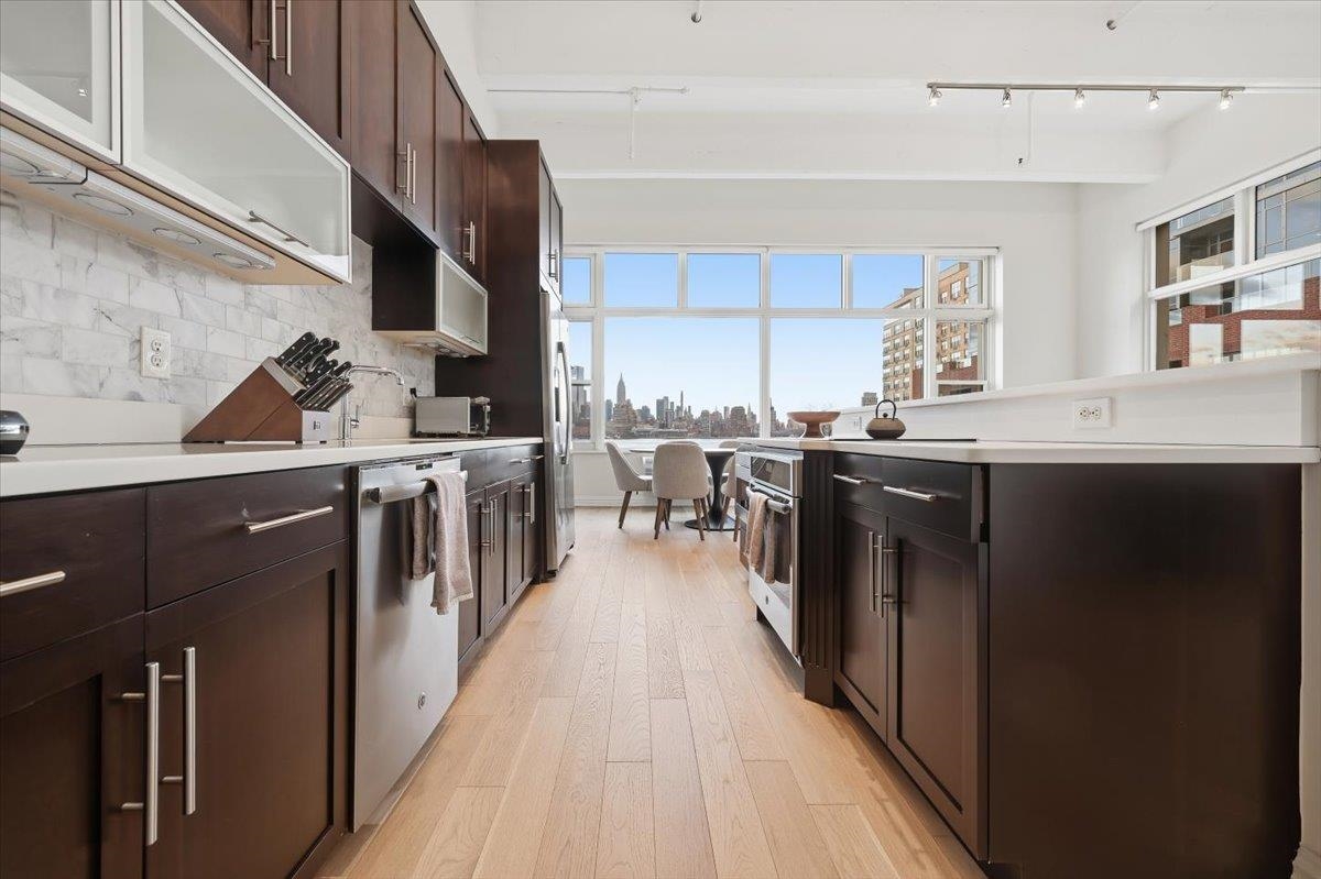 1500 HUDSON ST Unit: 3J