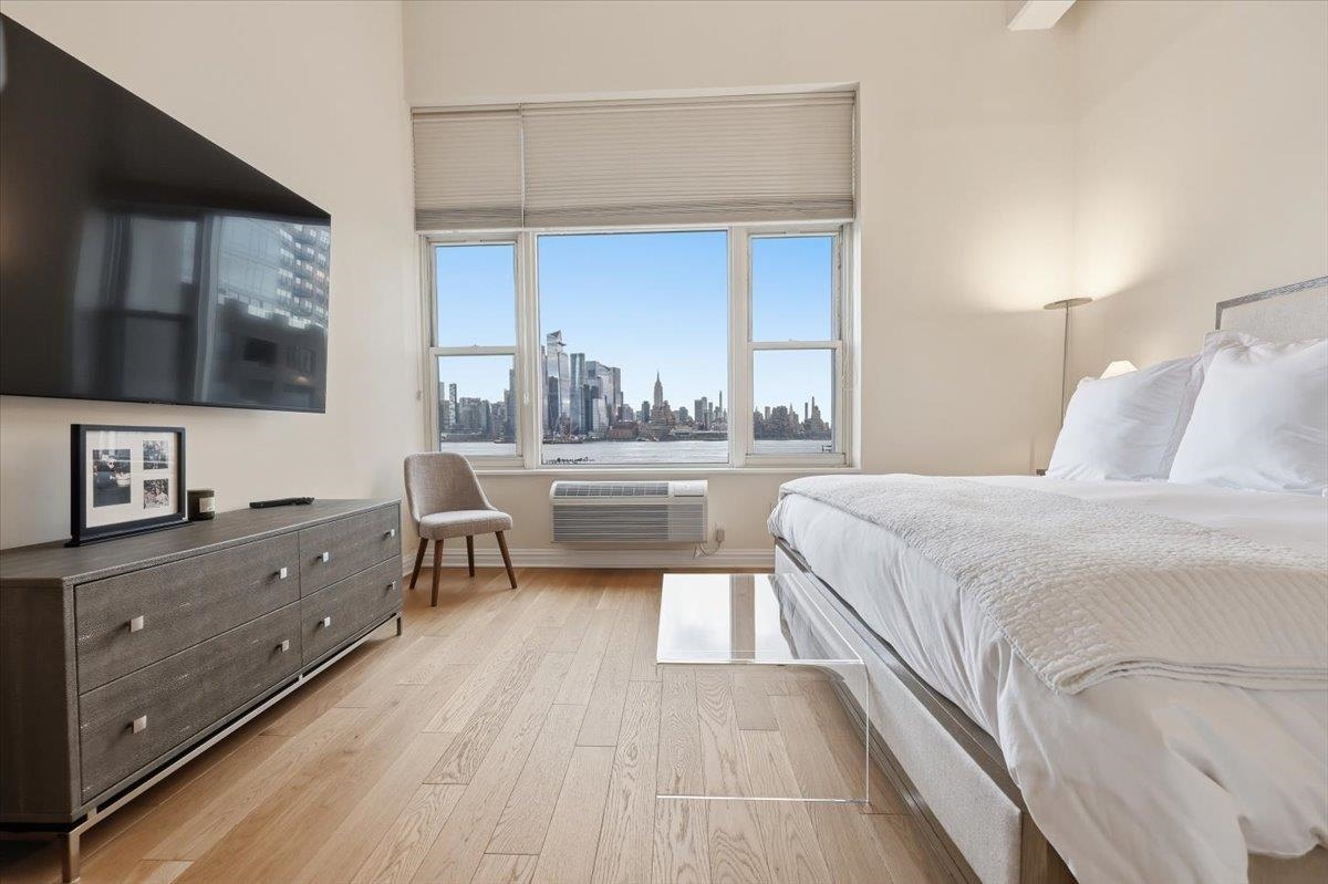 1500 HUDSON ST Unit: 3J