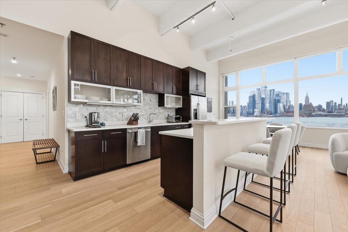 1500 HUDSON ST Unit: 3J