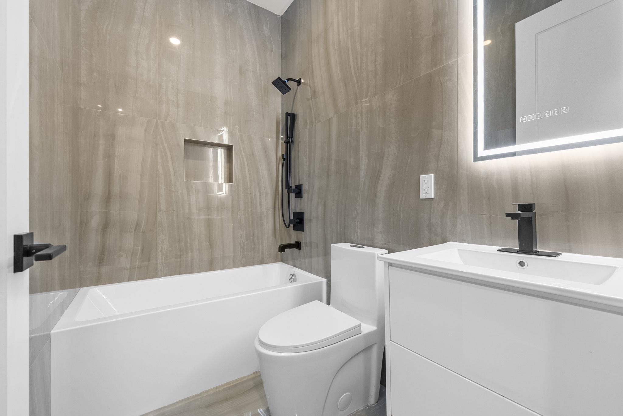 124 GLENWOOD AVE Unit: 1