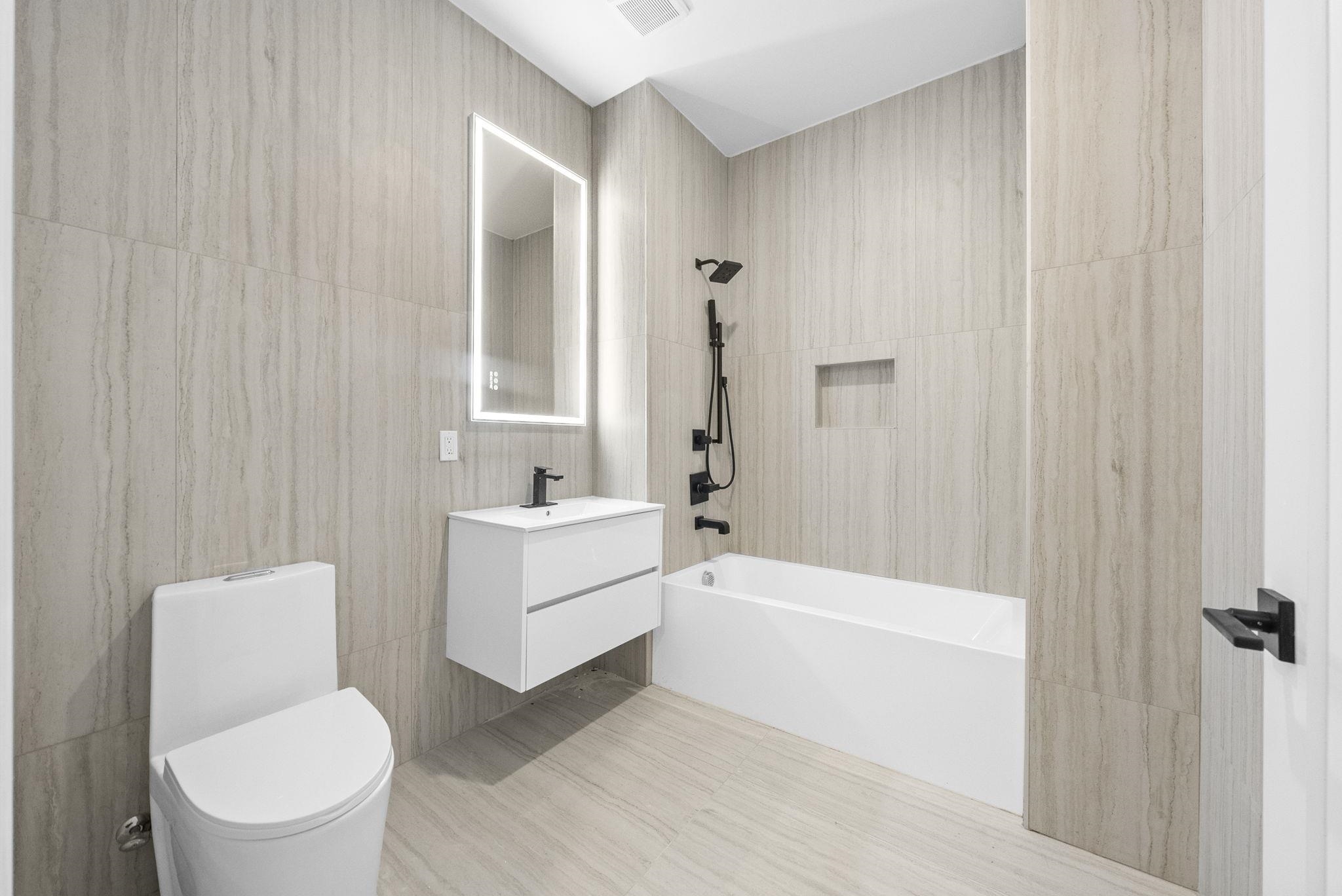 124 GLENWOOD AVE Unit: 1