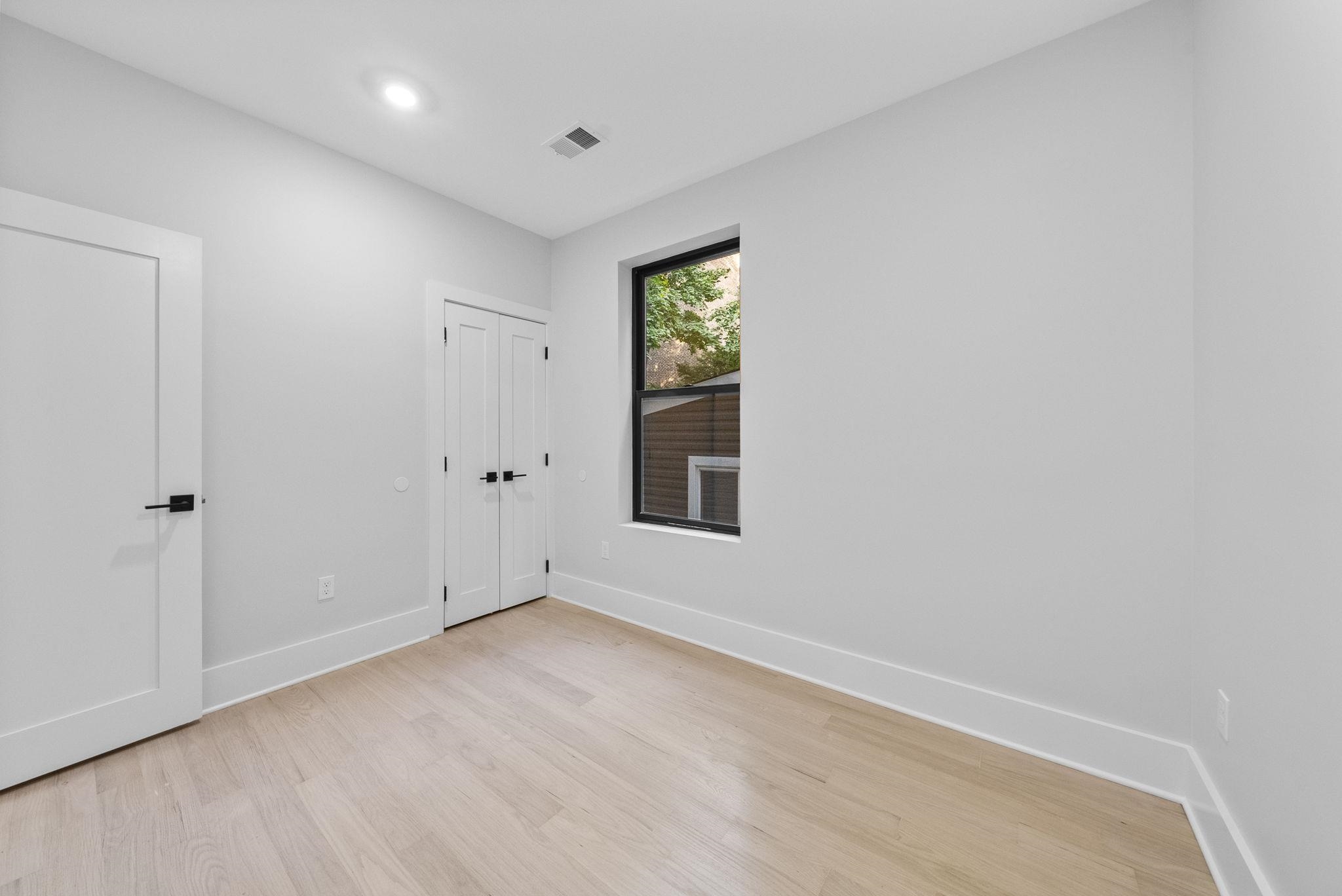 124 GLENWOOD AVE Unit: 4