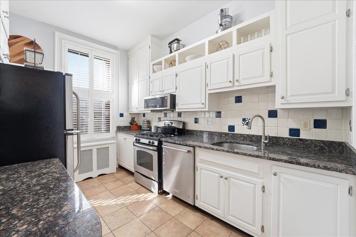 826 WASHINGTON ST Unit: 2