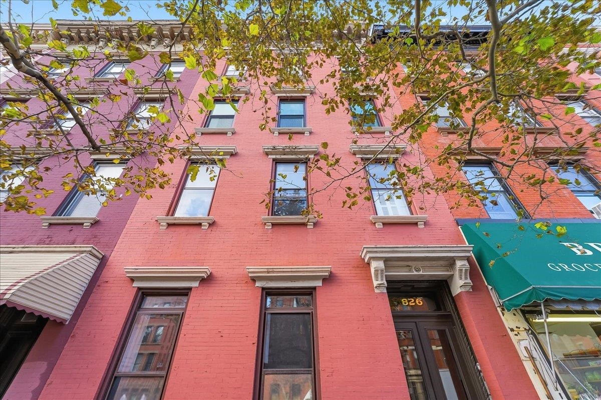 826 WASHINGTON ST Unit: 2
