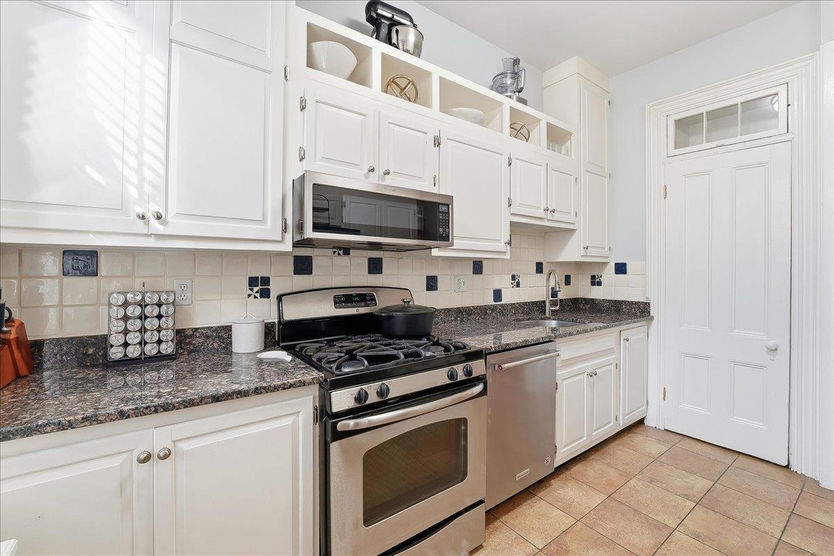 826 WASHINGTON ST Unit: 2