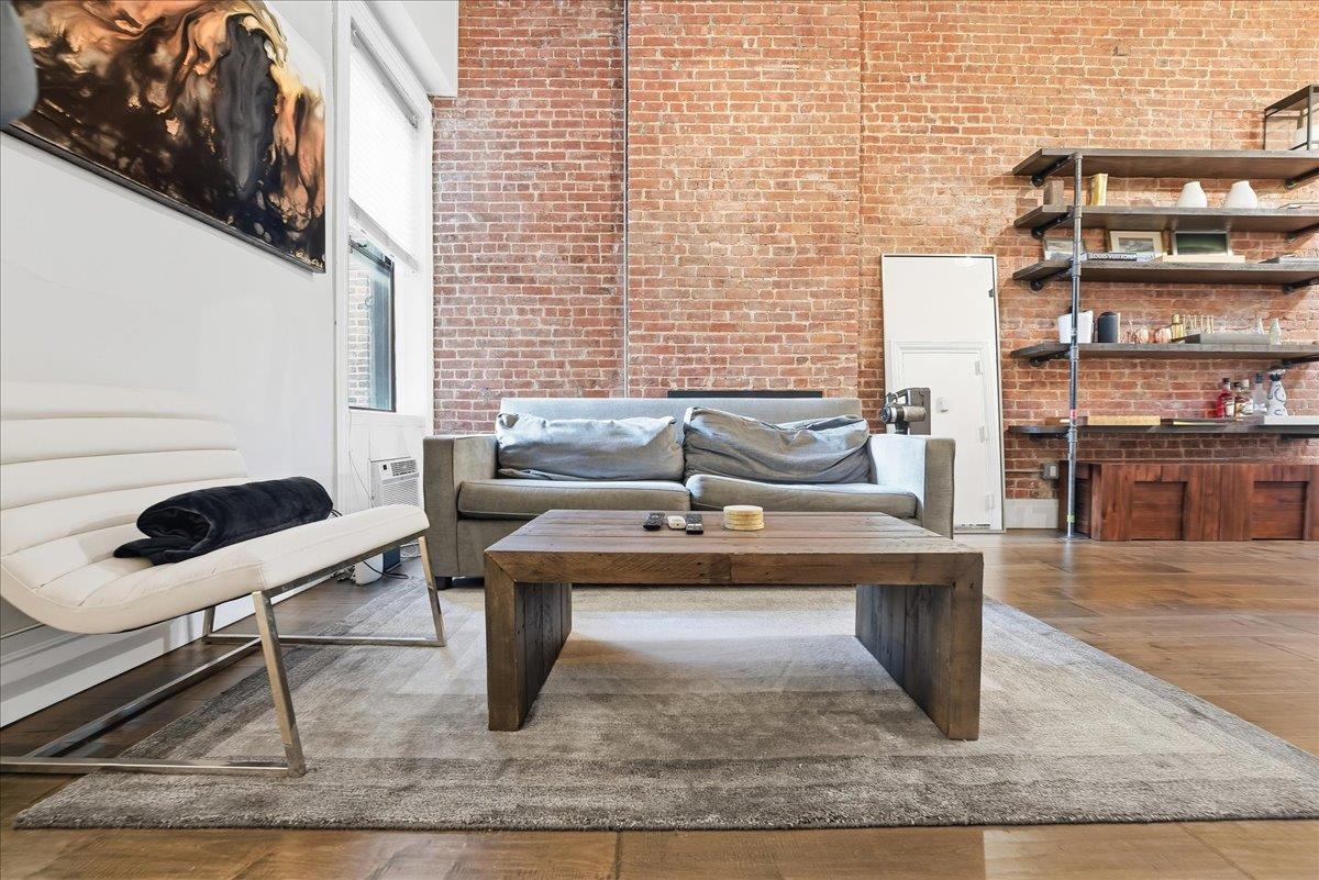 1122 HUDSON ST Unit: 5B