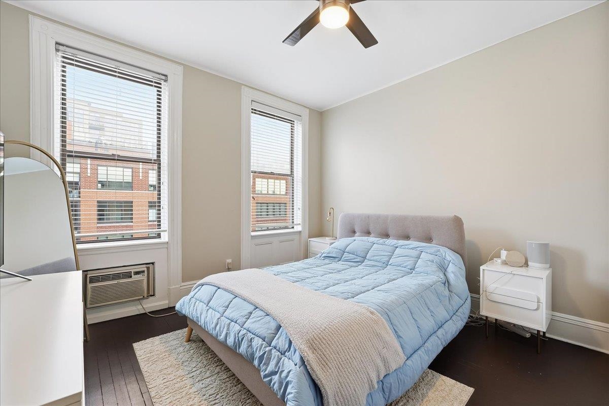 1122 HUDSON ST Unit: 5B