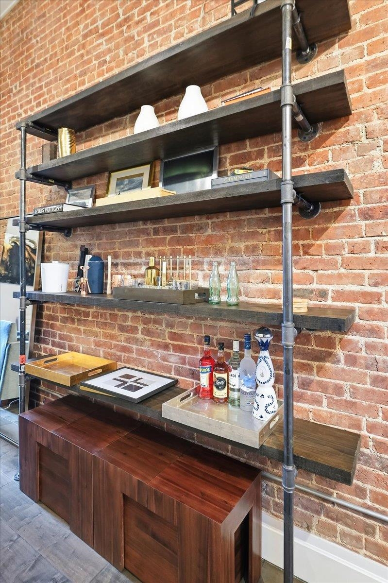 1122 HUDSON ST Unit: 5B