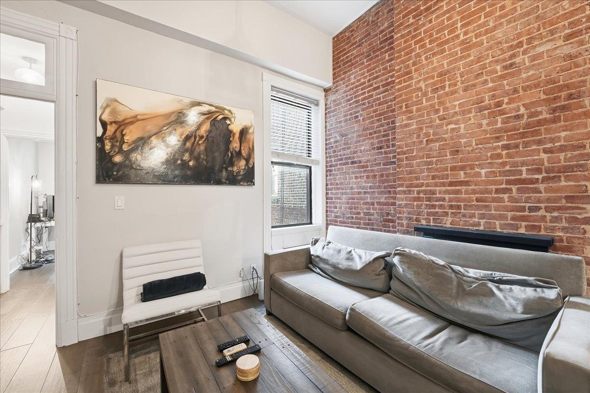 1122 HUDSON ST Unit: 5B