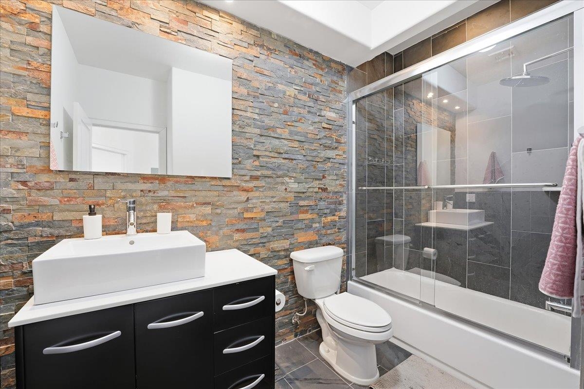 397 3RD ST Unit: 2