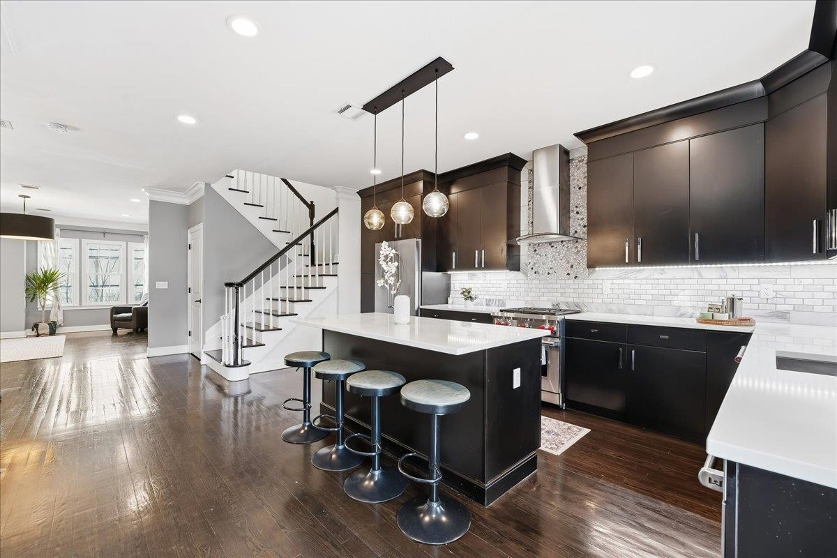 397 3RD ST Unit: 2