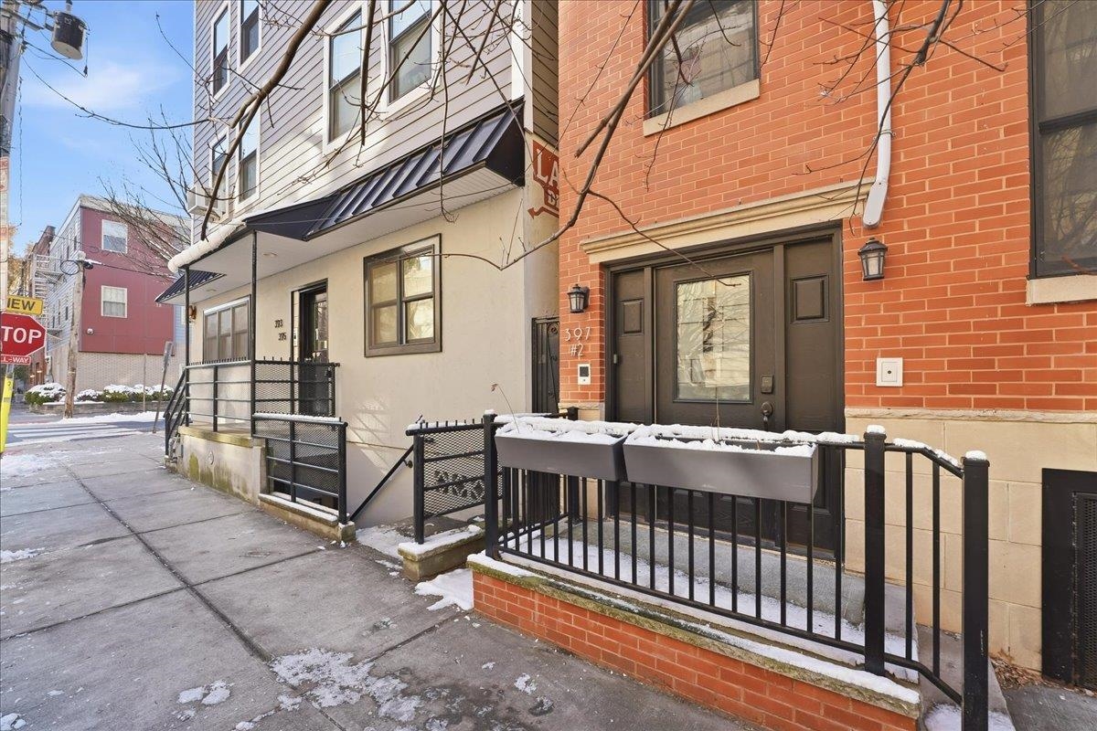 397 3RD ST Unit: 2