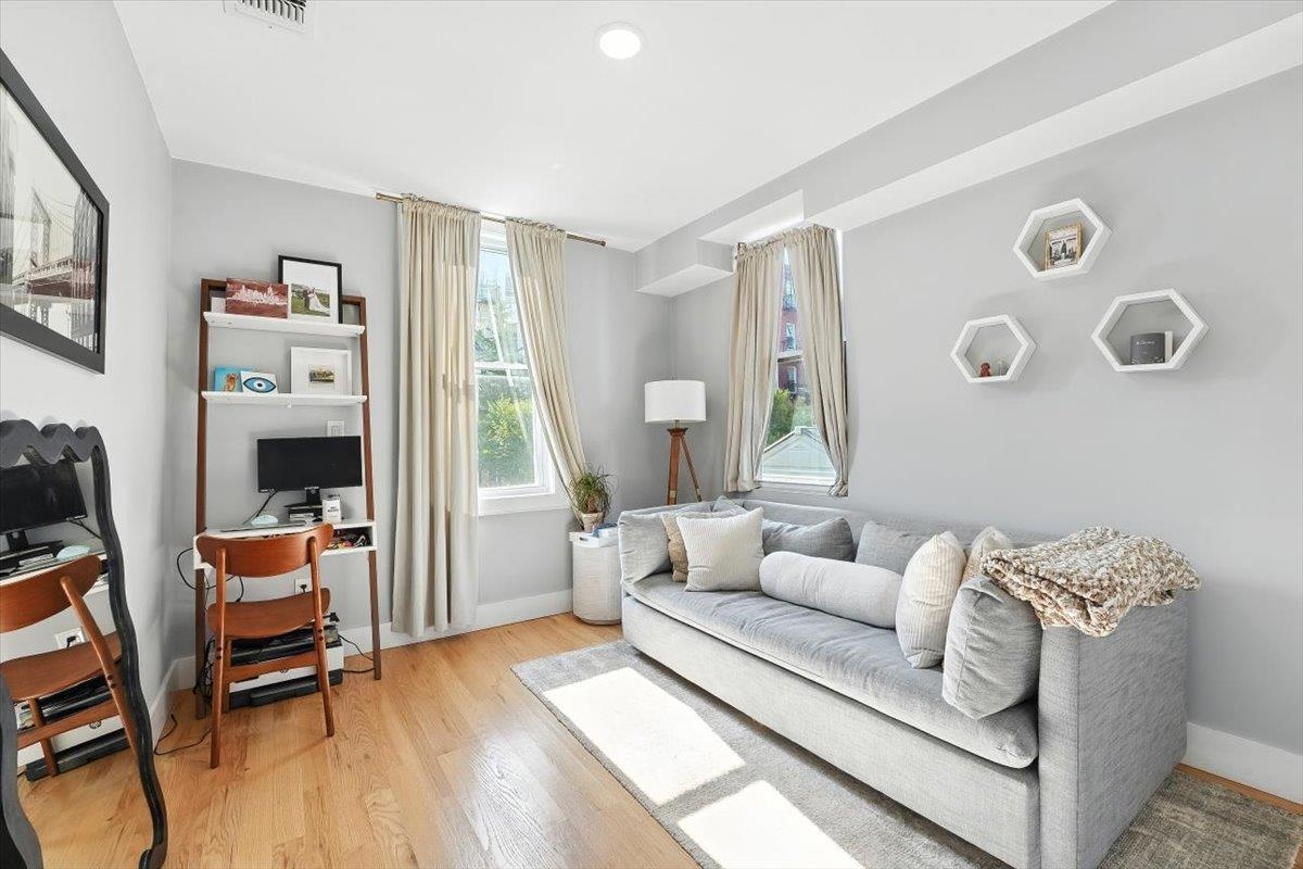 413 JEFFERSON ST Unit: 1