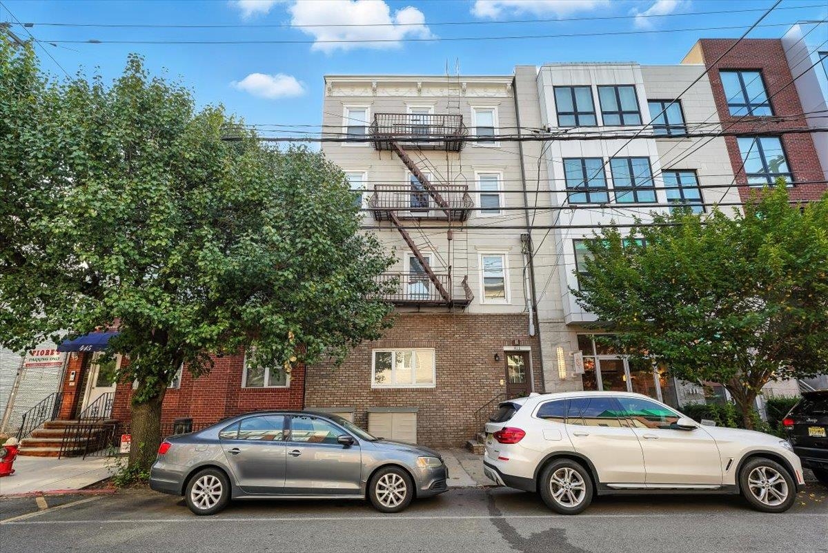 413 JEFFERSON ST Unit: 1