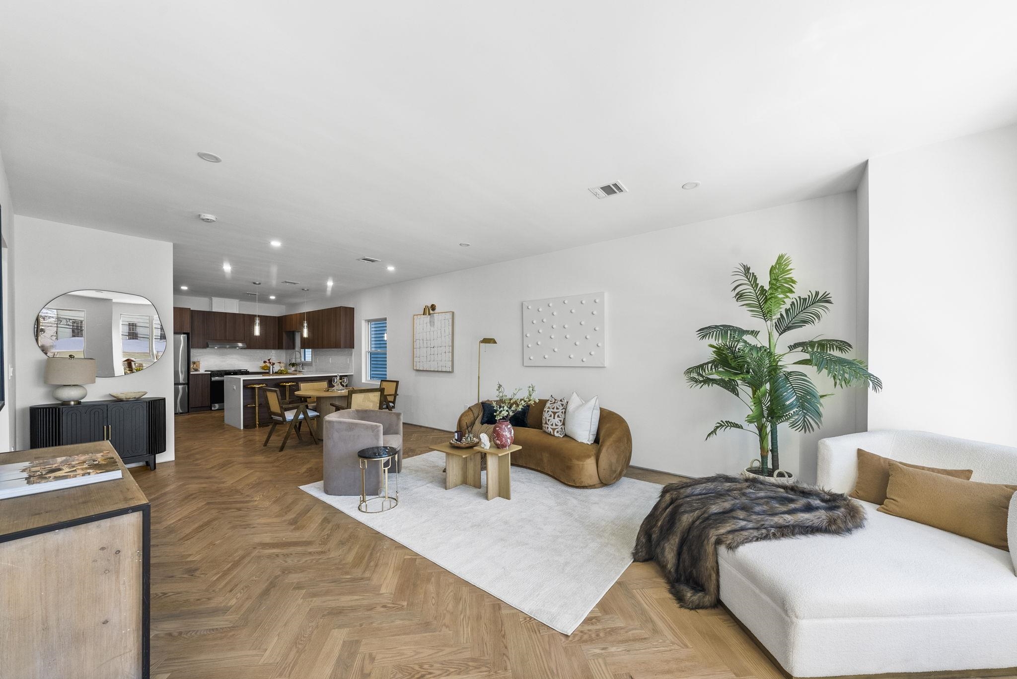 600 BRAMHALL AVE Unit: 2