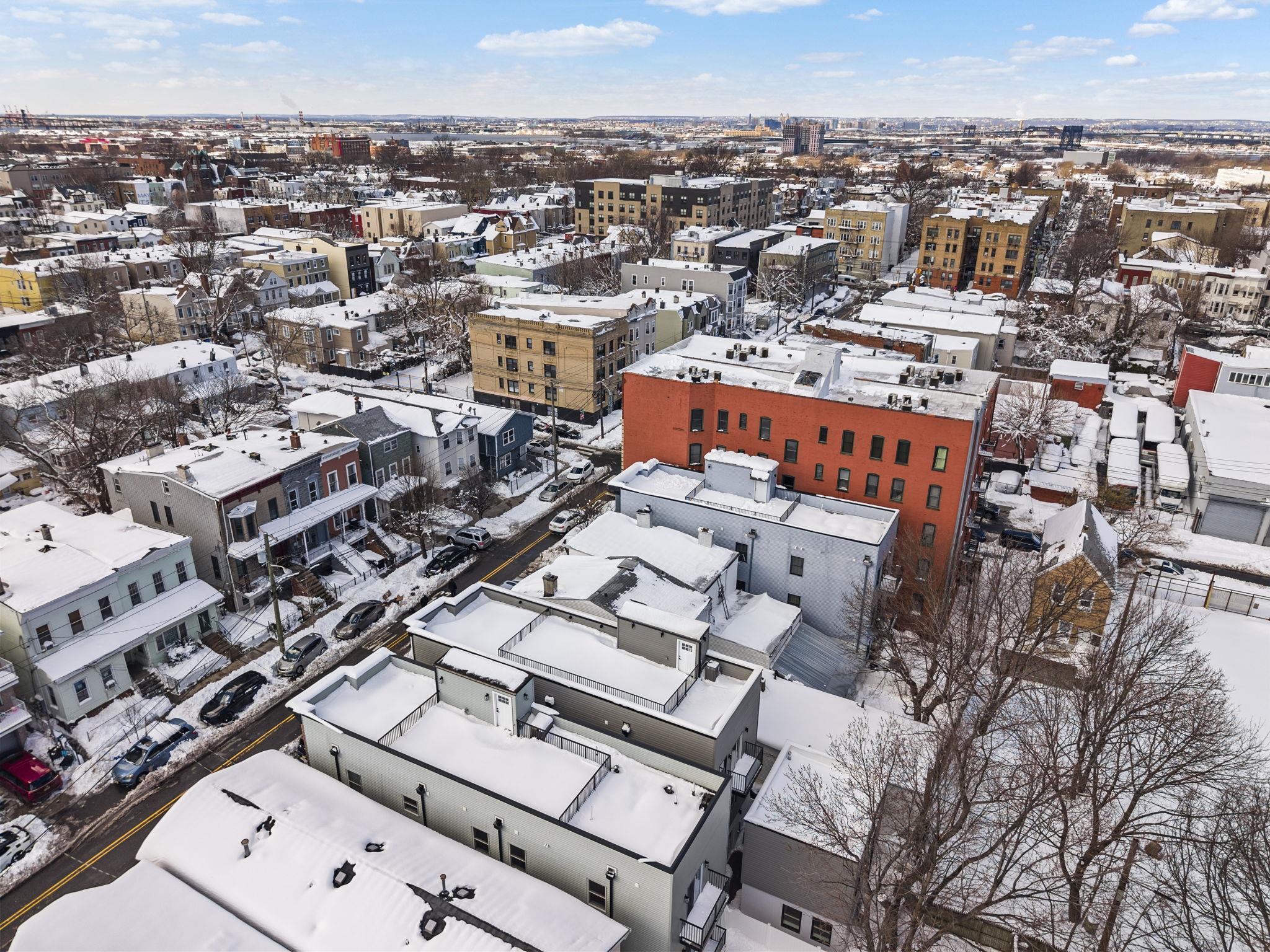 600 BRAMHALL AVE Unit: 2