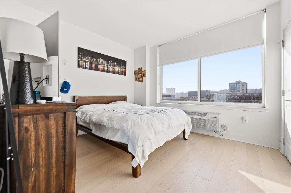 1400 HUDSON ST Unit: 823