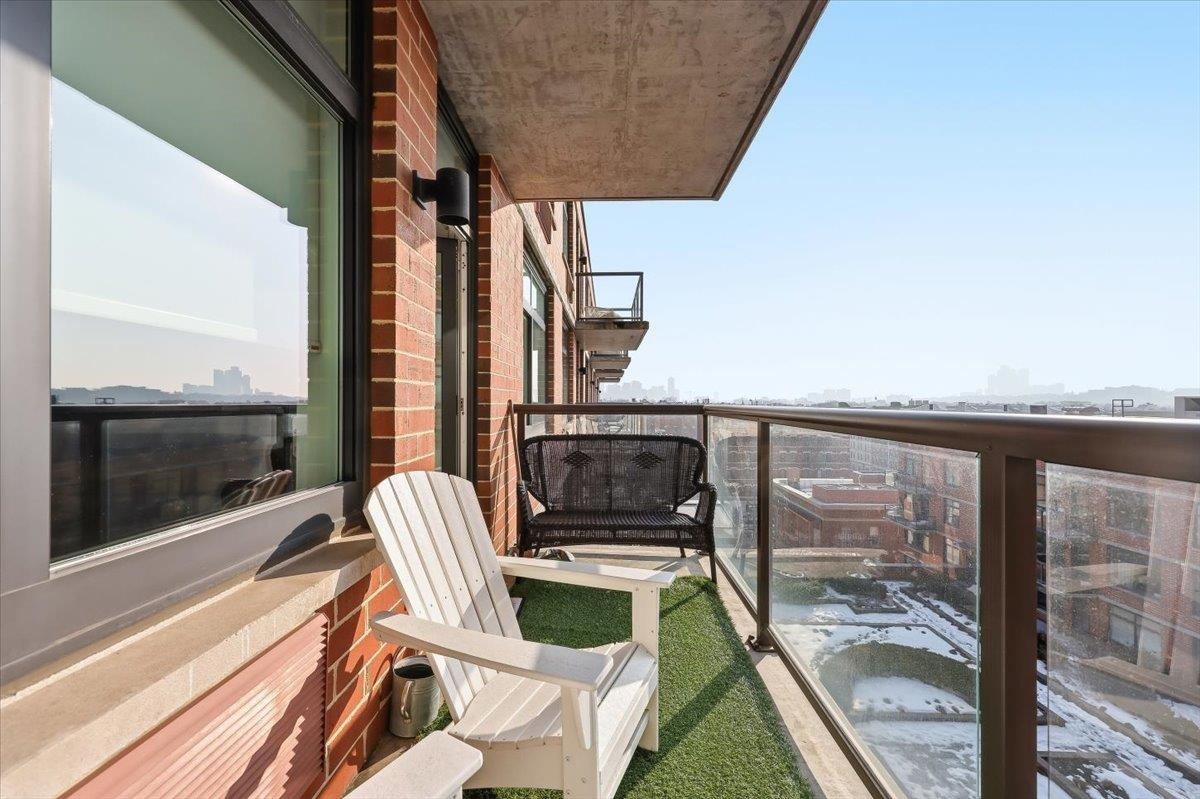 1400 HUDSON ST Unit: 823