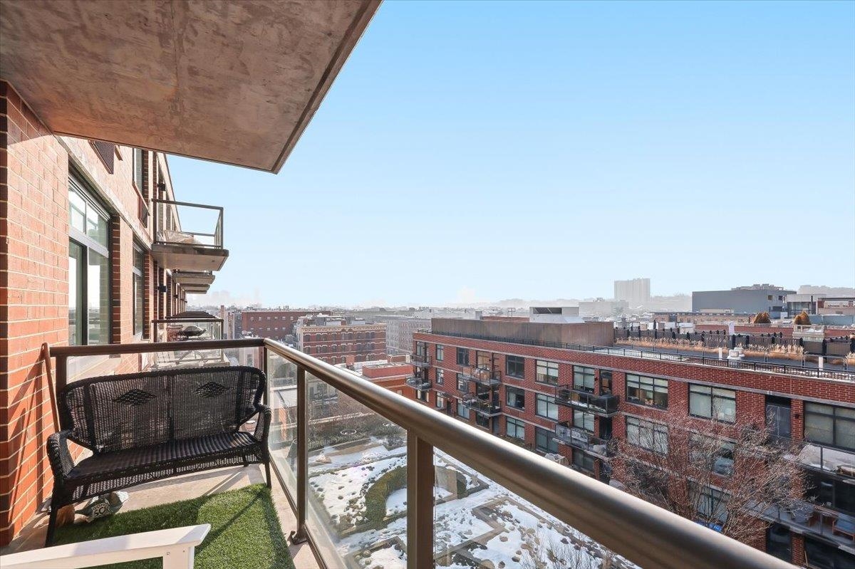 1400 HUDSON ST Unit: 823