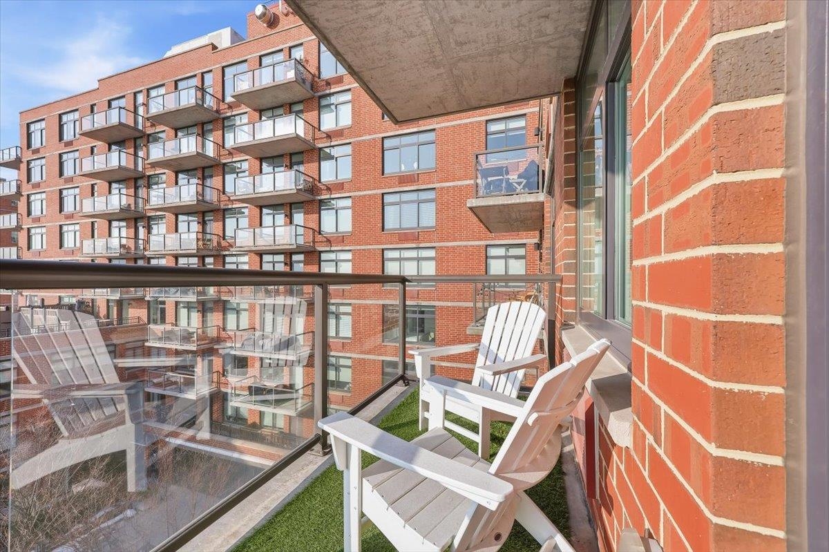 1400 HUDSON ST Unit: 823