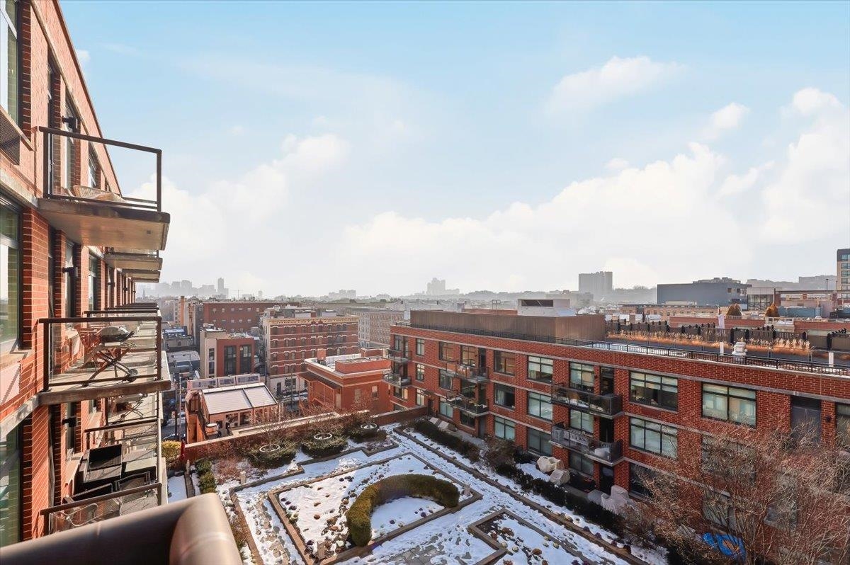 1400 HUDSON ST Unit: 823