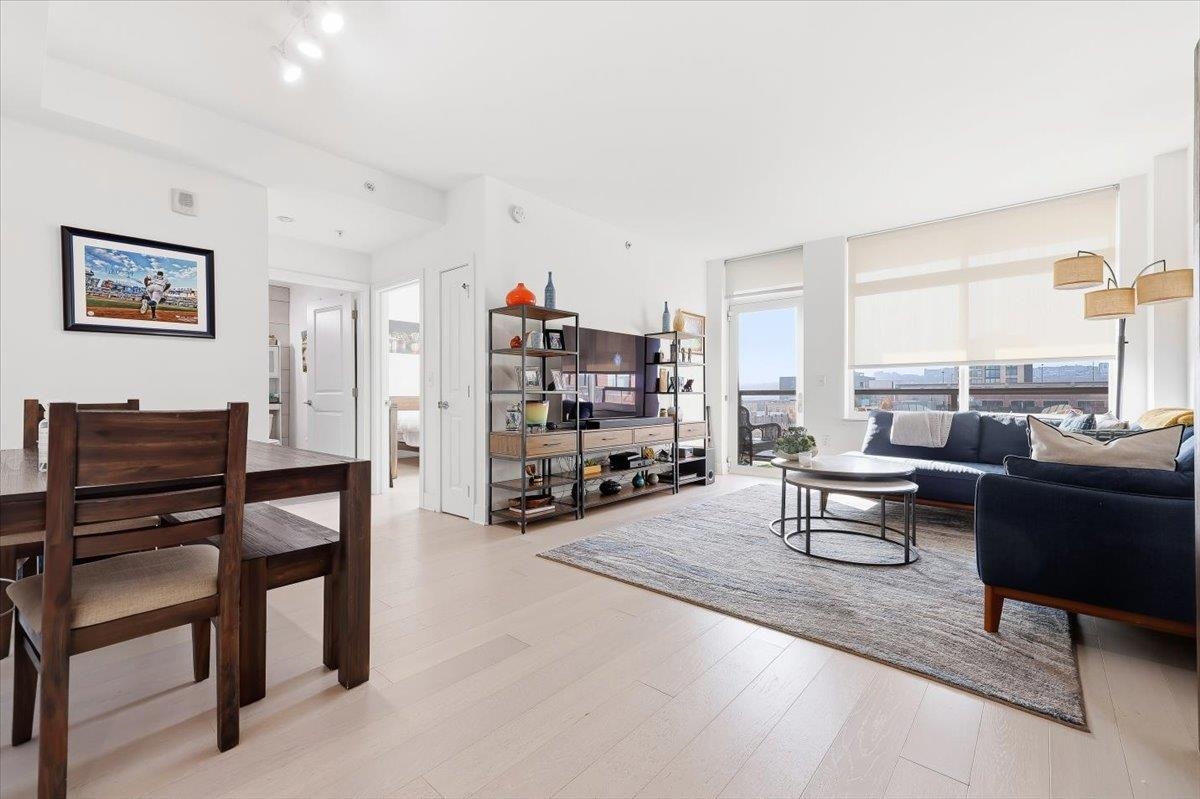 1400 HUDSON ST Unit: 823