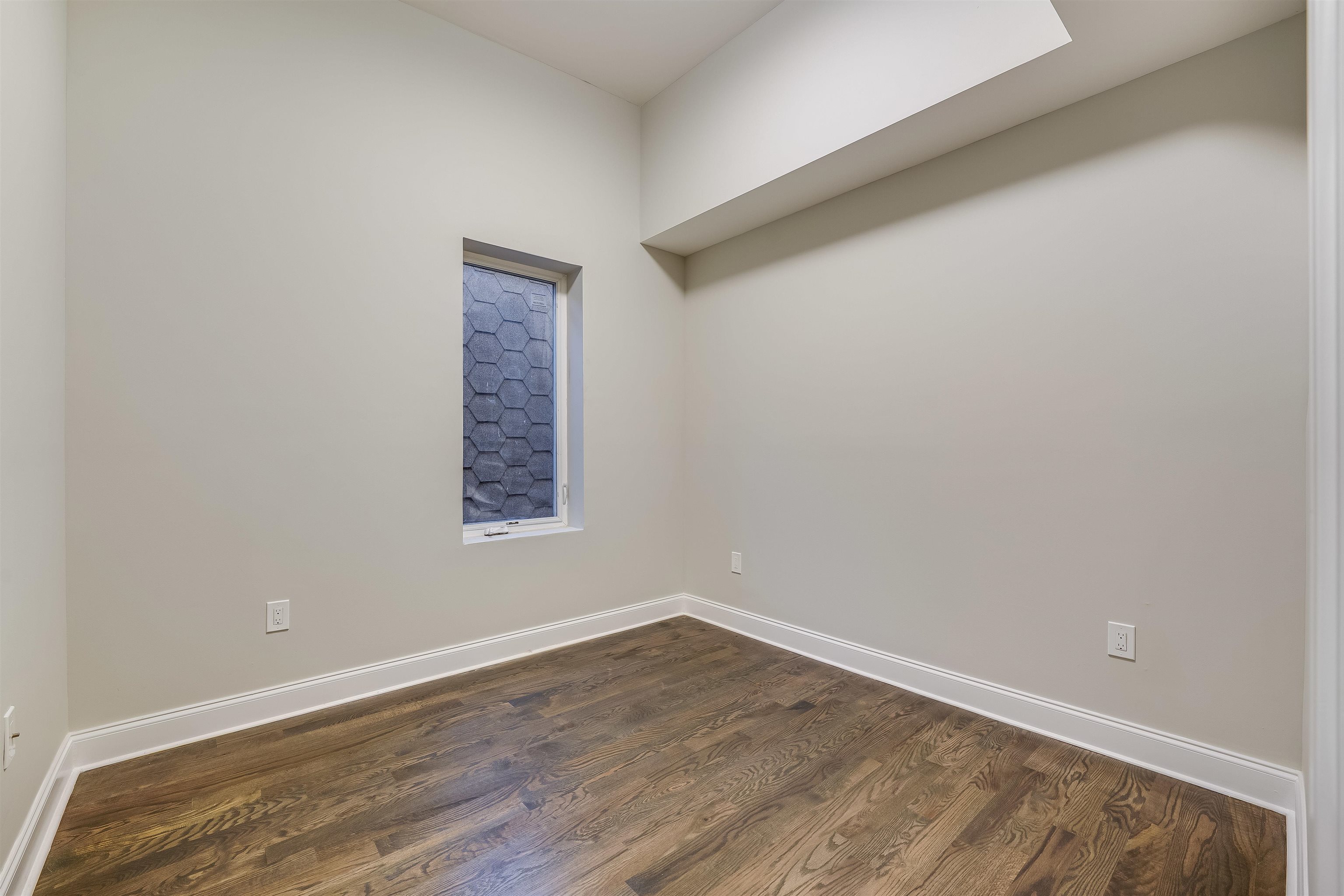 172 MALLORY AVE Unit: 2