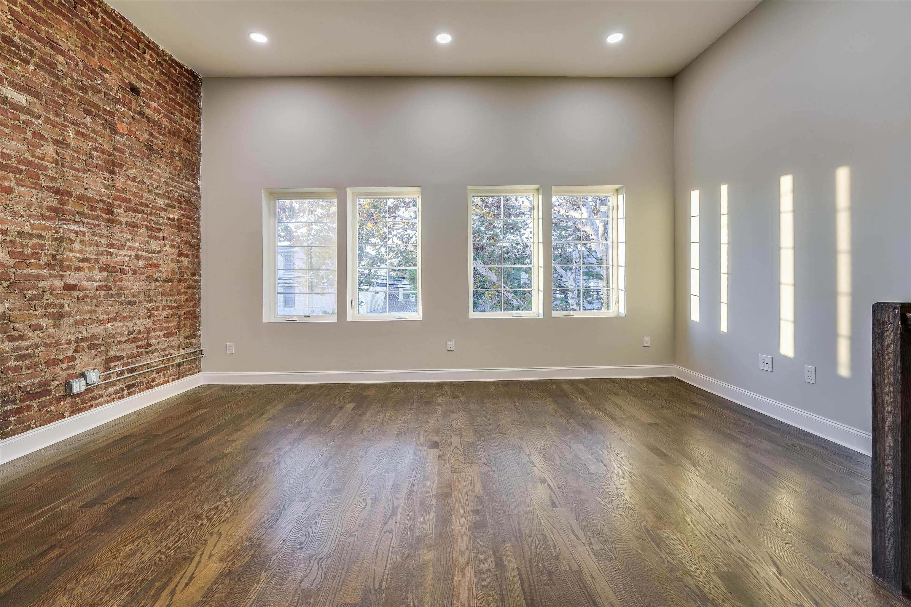 172 MALLORY AVE Unit: 2